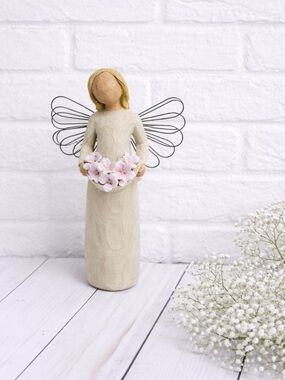 Willow Tree Angel of Spring Figurine by Artist Susan Lordi 2001